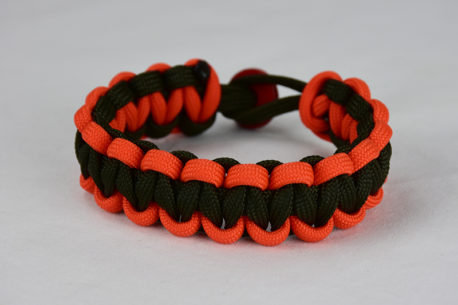 od green orange and od green paracord bracelet unity band with red button back, picture of an od green orange and od green paracord bracelet unity band with red button fastener on a white background